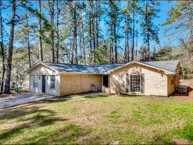 Building Photo - 1529 Shelton Dr