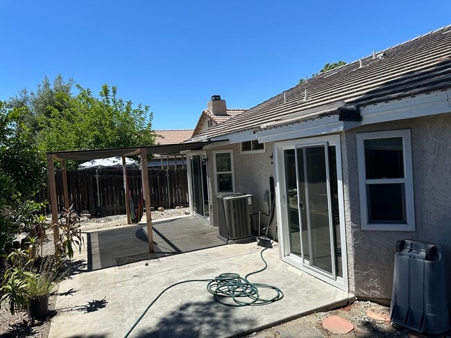 Building Photo - 2257 Carnation Ave