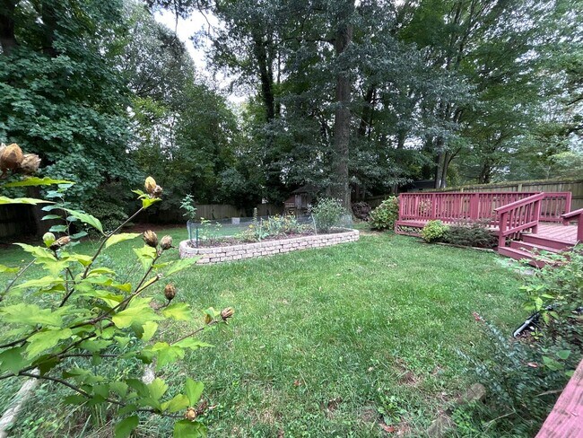 Building Photo - 710 Carywood Ln
