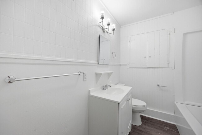 Building Photo - 3826 Kingwood Cir