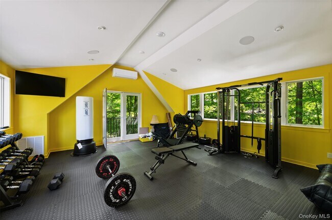 Building Photo - 258 Hardscrabble Rd