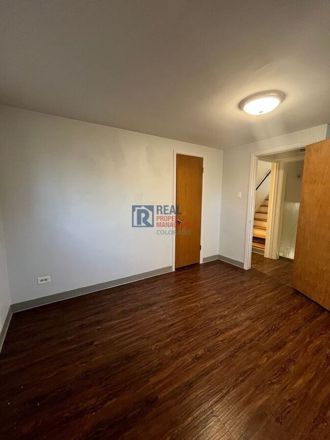 Building Photo - 2564 S Yates St