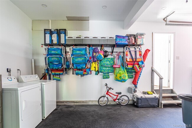 Building Photo - 2300 Pine Tree Rd