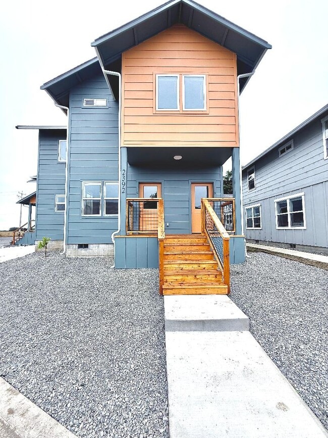 Building Photo - 2392 Karen Ct