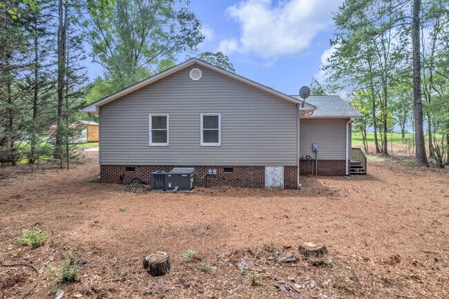 Building Photo - 297 Irby Rd
