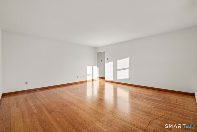 Building Photo - 16 Harold Ave