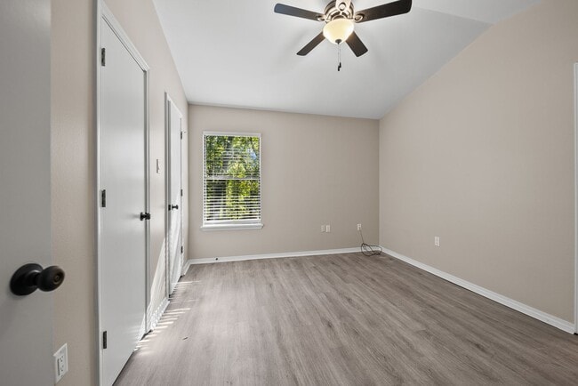 Building Photo - 24 Oak Ridge Dr