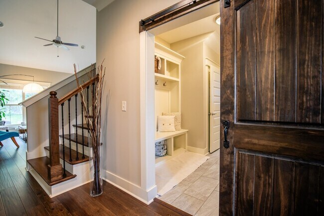 Building Photo - 5322 Honeybee Dr