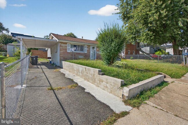 Building Photo - 2136 S Monroe St
