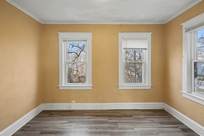 Building Photo - Beautiful 2 Bedroom 1 Bathroom house in Kansas City!