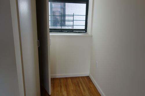 Building Photo - 431 E 136th St