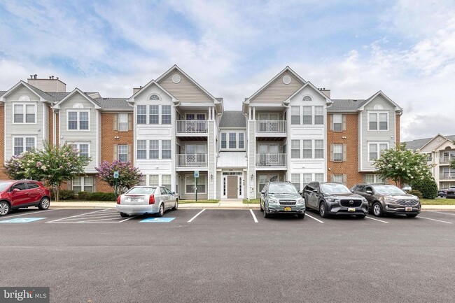 Primary Photo - Stunning 2bd 2bth Penthouse-Level Condo in...