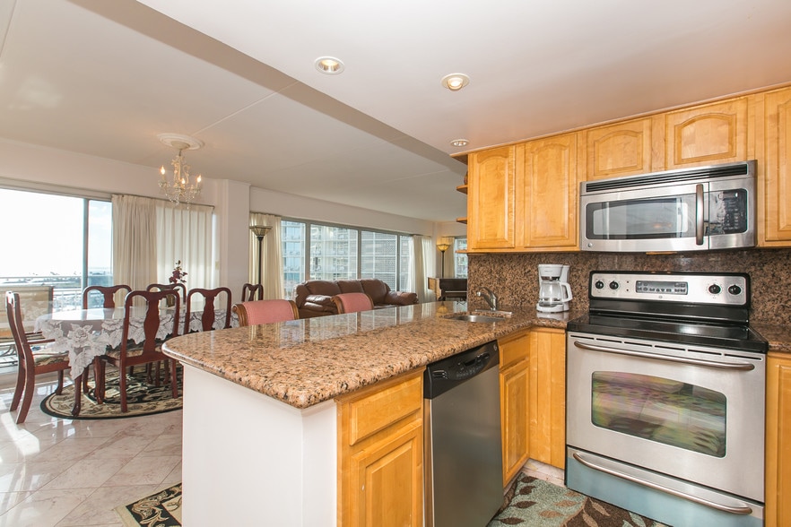 Full Kitchen - 1777 Ala Moana Blvd