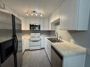 Building Photo - Clean & Comfortable 2 Bed / 2 Bath Condo – Central Reno – $1,450/mo