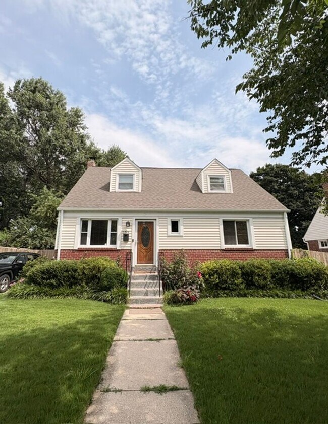 Building Photo - 13520 Grenoble Dr