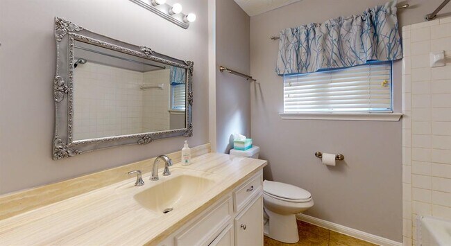 Building Photo - 11807 Monticeto Ln