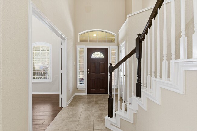 Building Photo - 114 Forest Elk Pl