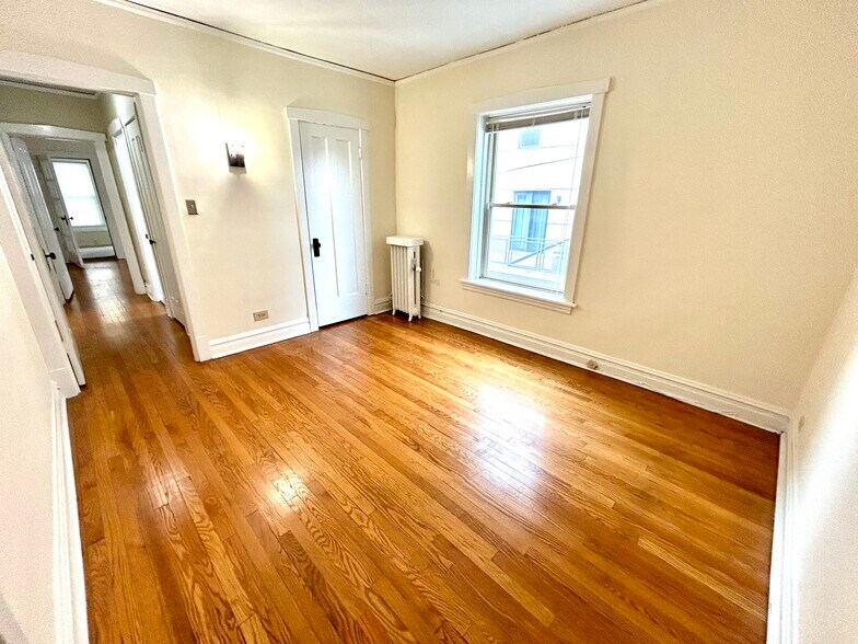 Bedroom 2 - 425 N Maple Ave