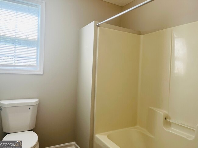 Building Photo - 900 Park Ave