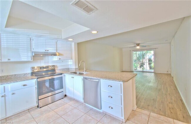 Building Photo - 2385 Naples Trace Cir