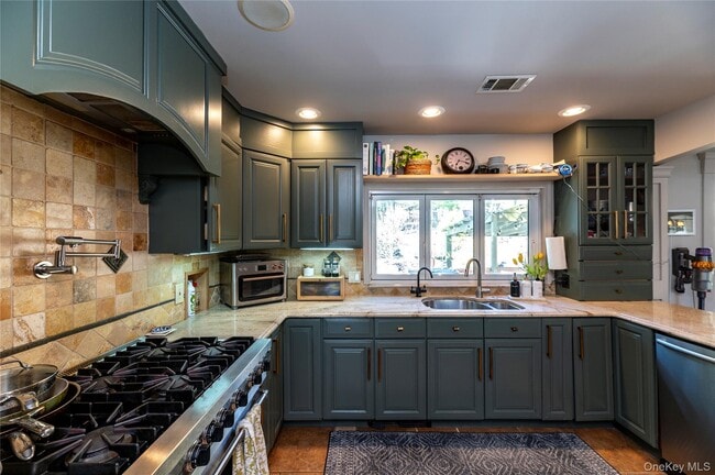 Building Photo - 602 Palmer Dr