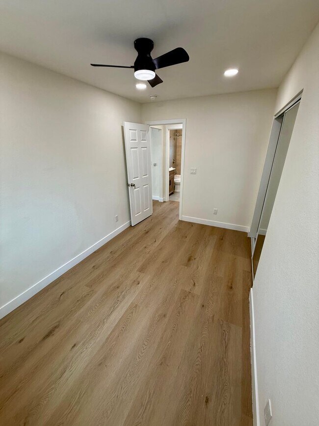 Building Photo - Completely Remodeled Single Family House!