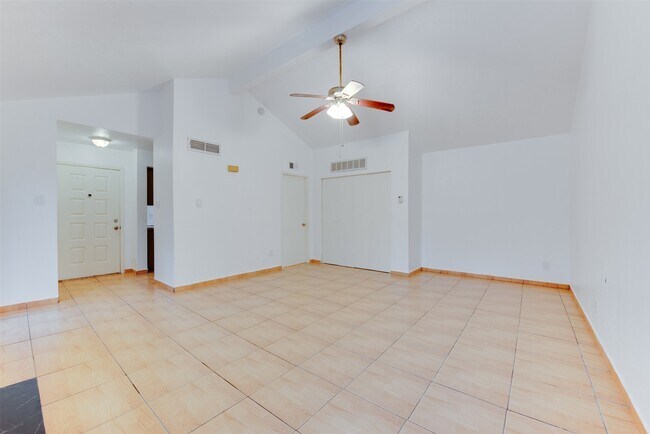 Building Photo - 2021 Spenwick Dr