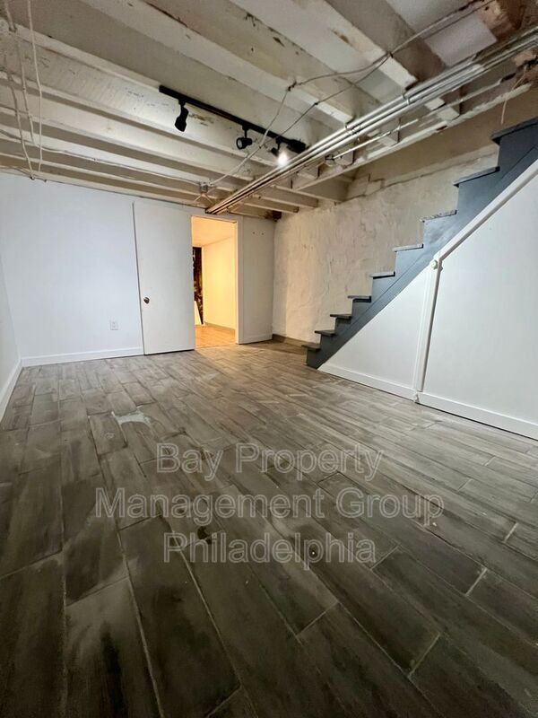 Building Photo - 2755 Plum St