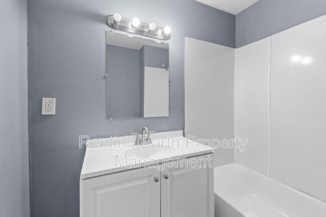 Building Photo - 2309 Eufaula Ave