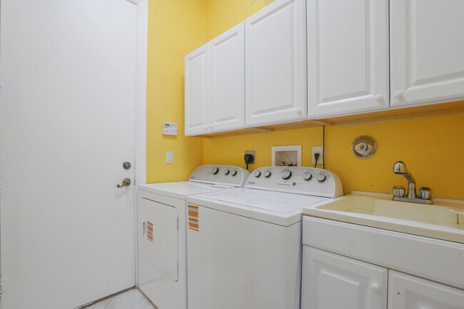 Building Photo - 6089 Bither Way