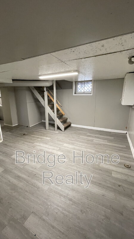 Building Photo - 239 Ormond Ave