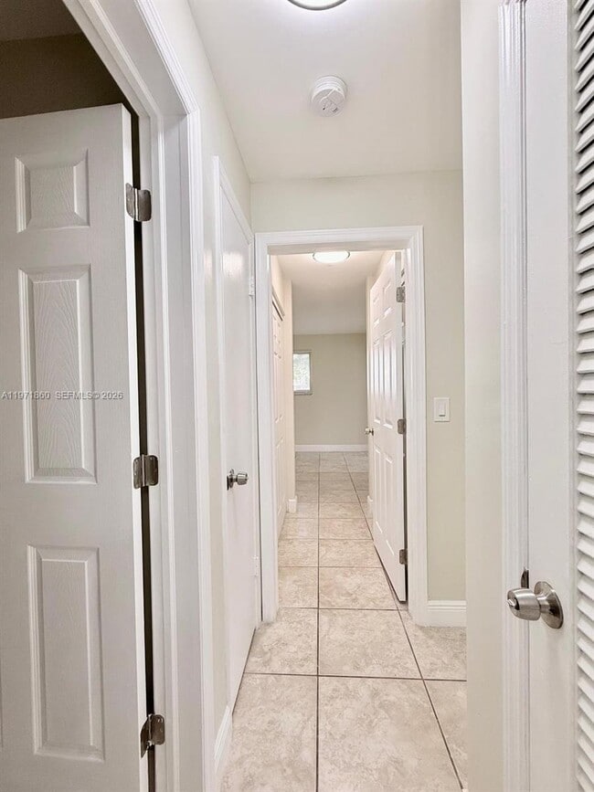 Building Photo - 2101 NE 51st St