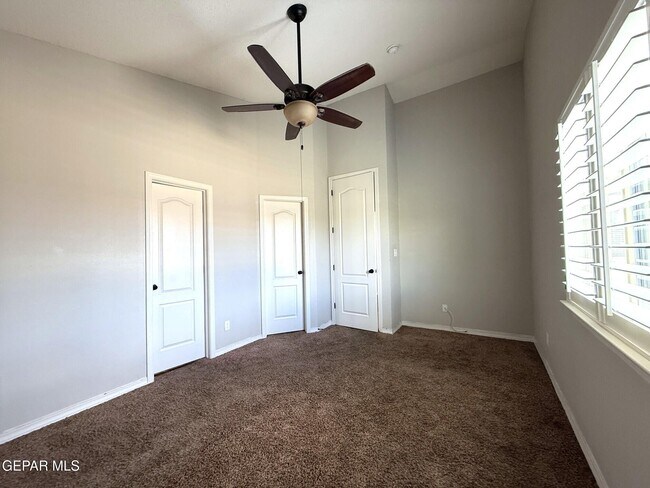 Building Photo - 3729 Loma Brisa Dr