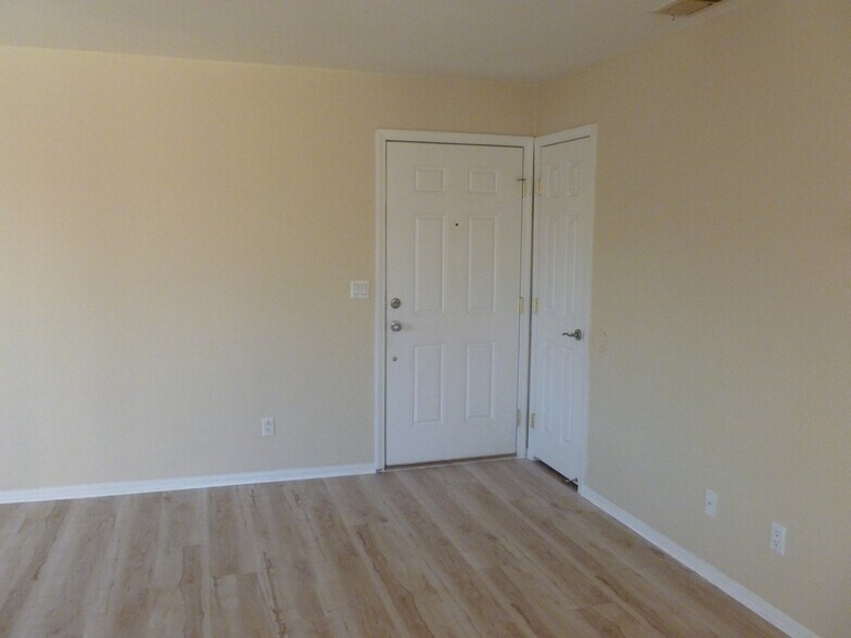 Building Photo - 7300 Pirates Cove Rd