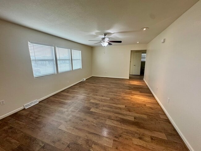 Building Photo - 1824 Kansas Ave