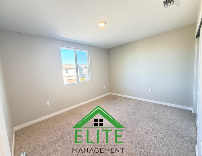 Building Photo - Located in the newly developed Park Place ...