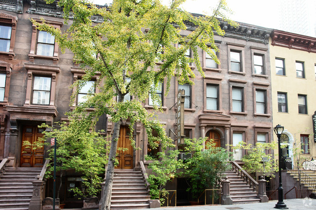 Primary Photo - 319-321 W 46th St