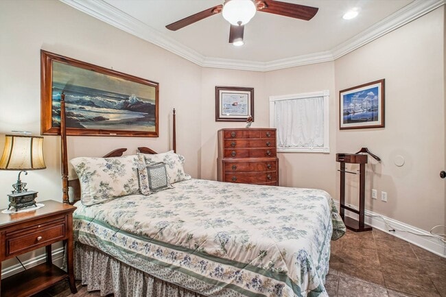 Building Photo - Stunning and Spacious Single Family Home S...