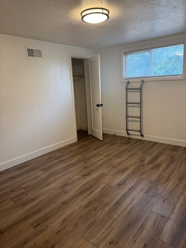 Building Photo - 2303 Taylor Ave