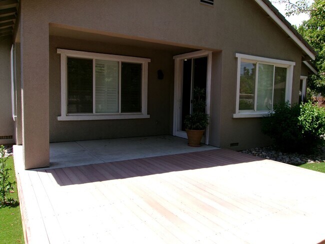 Building Photo - Beautiful 3bd, 2 bath, 3-car garage home in Sparks