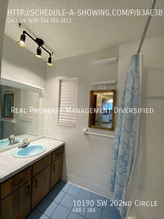 Building Photo - Rainbow Springs  Woodlands - 4/3/2 - Plus ...