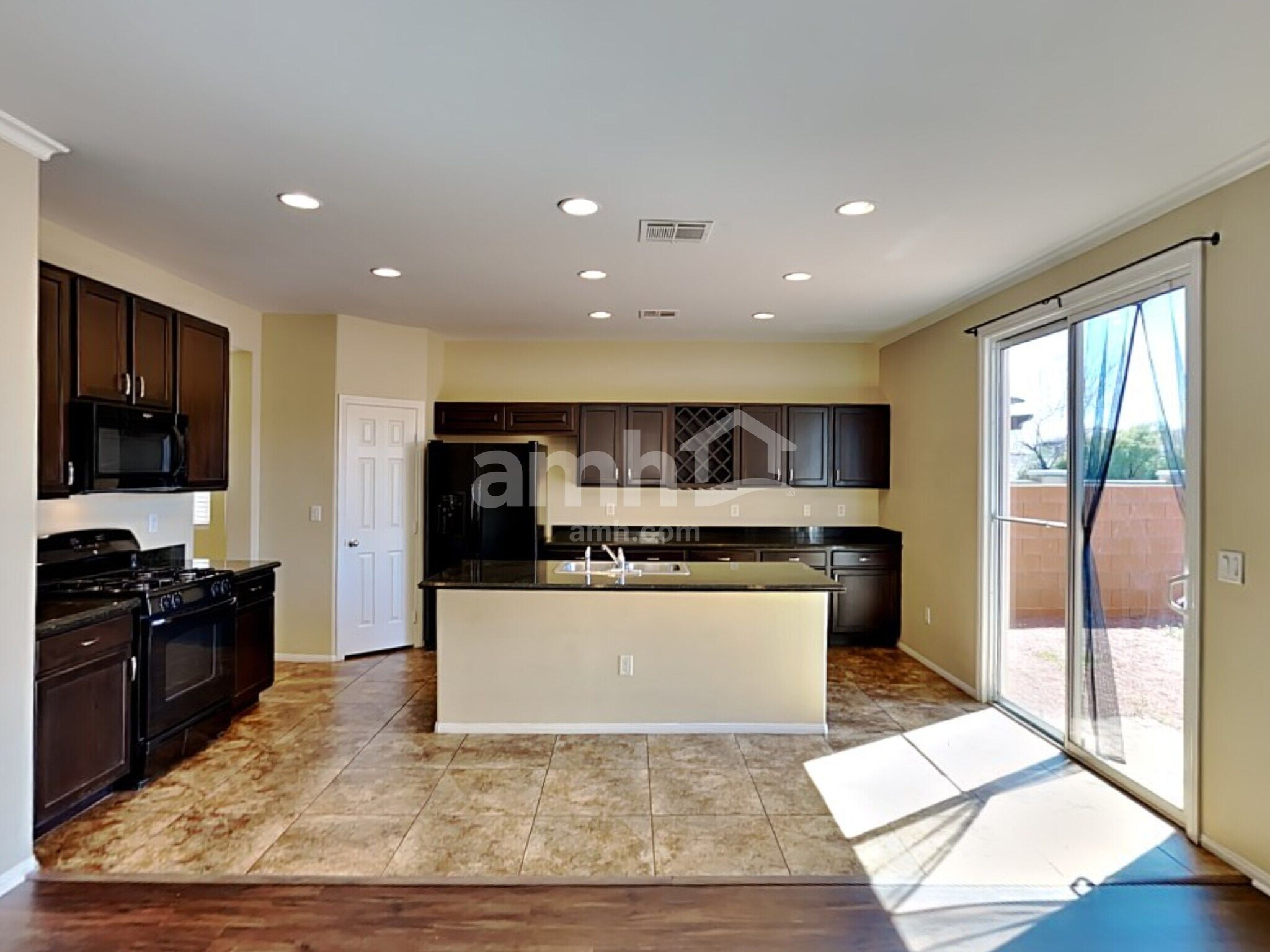 Building Photo - 7585 Engleberg Ave