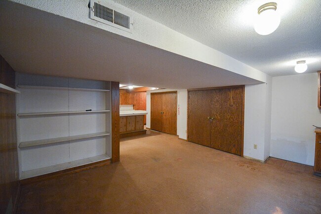 Building Photo - 619 2nd St NW