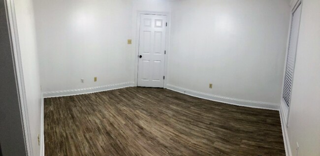 Building Photo - 124 Legend Creek Dr