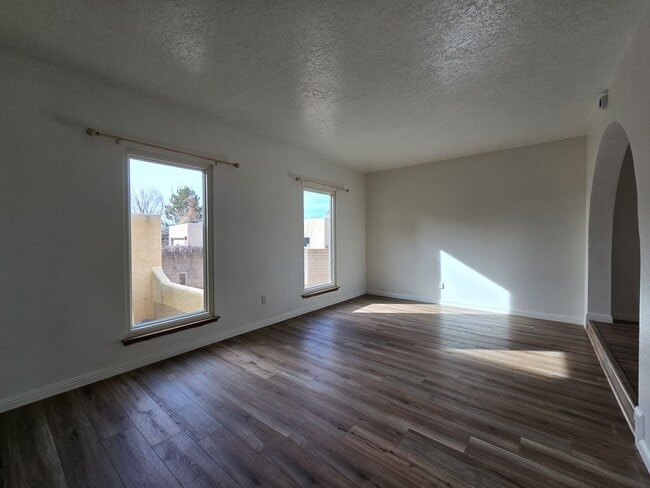 Building Photo - 2984 Corte Ojo De Agua