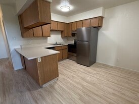 Building Photo - Mountain View Apartments