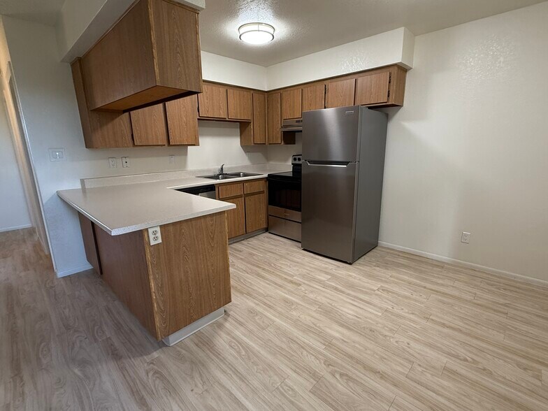 Primary Photo - Mountain View Apartments