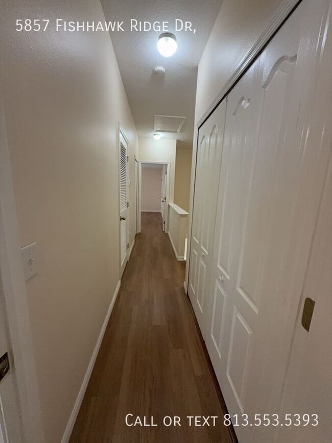 Building Photo - 5857 Fishhawk Ridge Dr