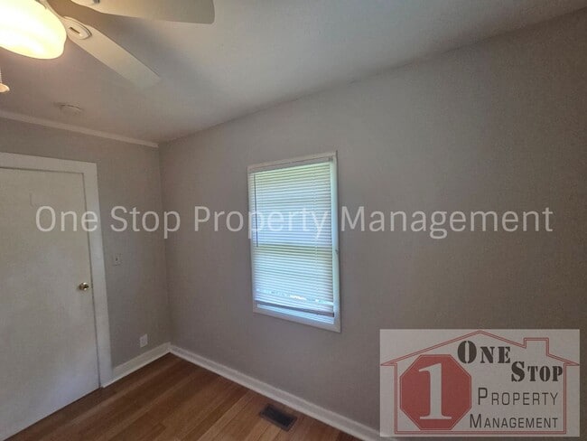 Building Photo - Beautiful 1 Bedroom 1 Bathroom Home in Raytown!
