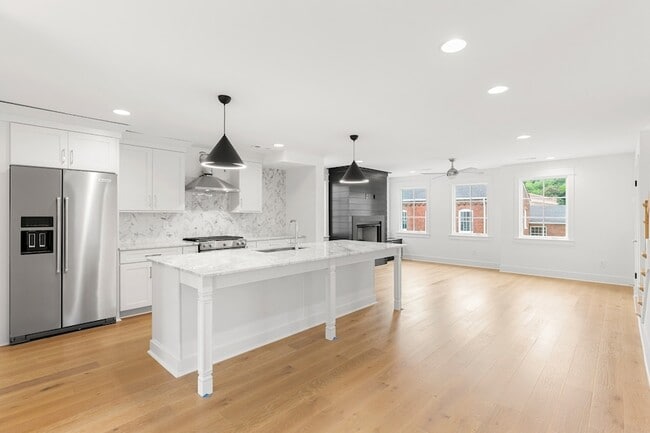 Building Photo - 508 Hobson Chapel Pl